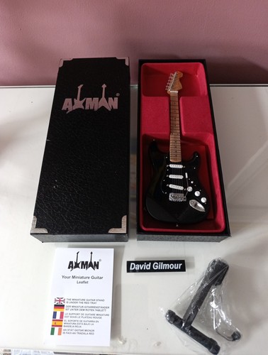 David gilmour guitar miniature - david,