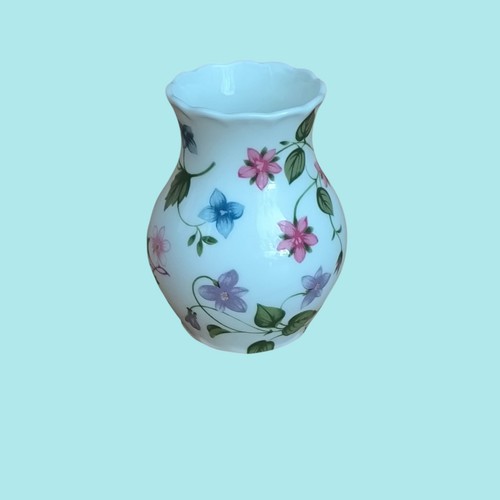 Queen country meadow small - queen's,