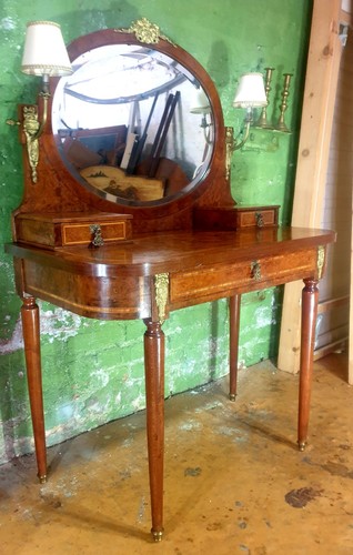 Antique petite burr walnut