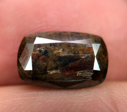 Brookite cut gemstone - 2.80,