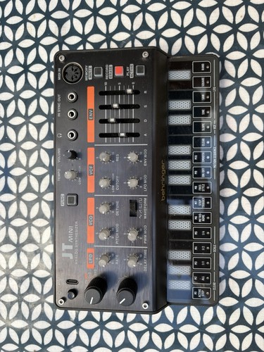Behringer mini analog - jt,