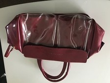 Ladies hand bag: Colour: Red