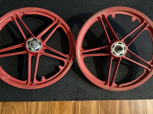 Red stone mags old - red,