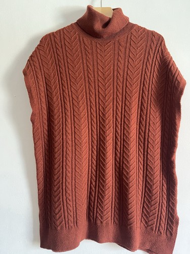 Cable knit roll - cable, neck