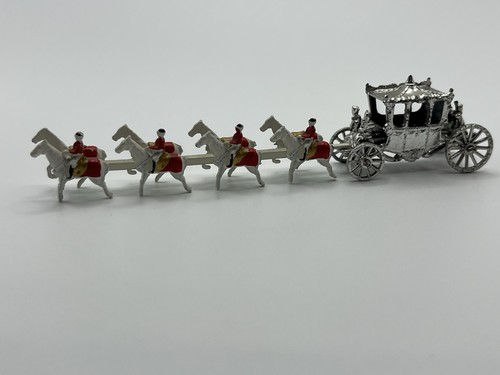 Royal coronation horse coach - coronation,