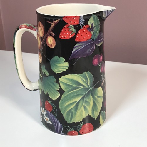 Heron cross pottery pint - cross,
