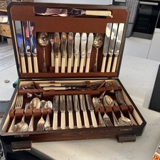 71 Piece Canteen of Cutlery Set