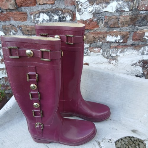Hunter burgundy wellies with