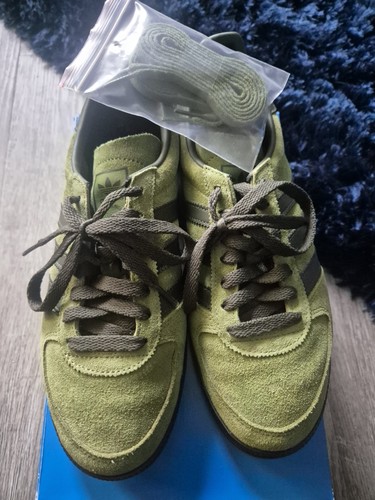 Adidas trainer size 8uk - adidas,
