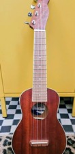 Ukulele Fender with Bag and
