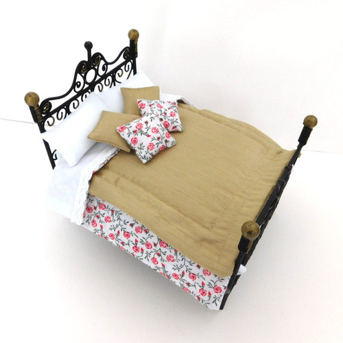 Dolls house 12th piece - dolls,