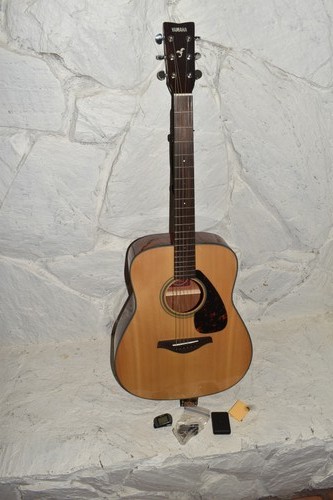 Yamaha fg700s acoustic guitar - yamaha,