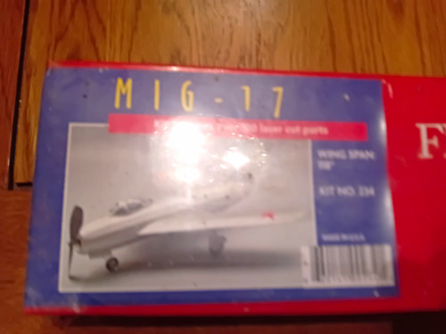 Dumas mig rubber powered - dumas, mig-17