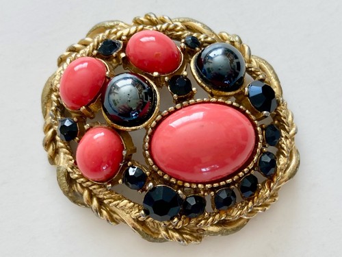 Vintage 1960s sphinx gold tone - vintage,