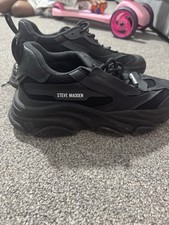 Steve Madden Black Chunky