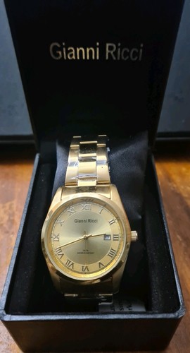 Stunning gold tone gianni - stunning,