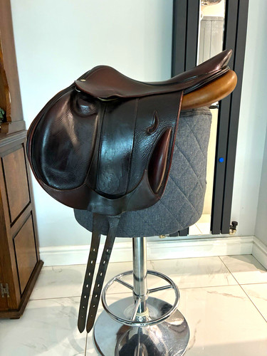Devoucoux jump saddle - jump, 16.5”