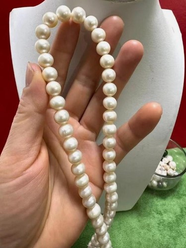 Classic pearl necklace - classic,