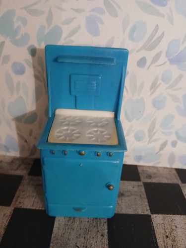 Dolls house vintage - vintage, hard