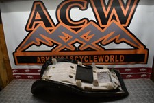 T4-10 SEAT SADDLE W TEARS 01