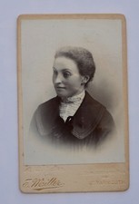 CDV OF A LADY, BY YALLOP (LATE