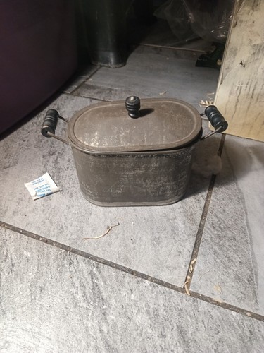 Minetchure tin salesman - minetchure,