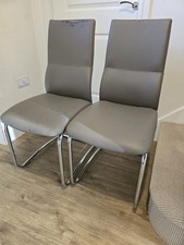 6 Kesterport Dining Chairs (Set of Six Chairs)