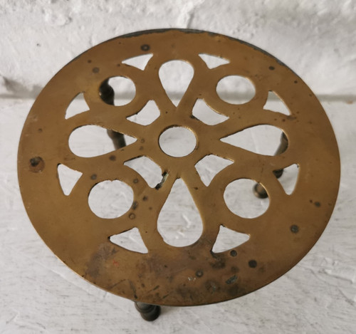 Vintage brass trivet - vintage, trivet.