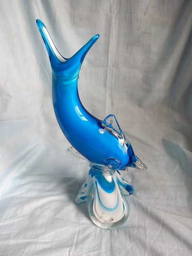 Glass fish figurine - ,