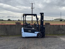 Utilev 2 Tonne Electric Forklift