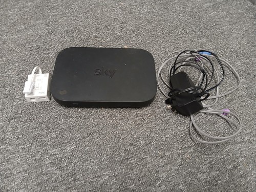 Sky hub wireless router wifi - q,