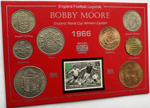 Bobby moore west ham united - moore,