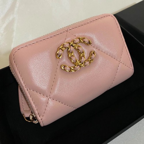 Nwt chanel zipped coin - nwt,