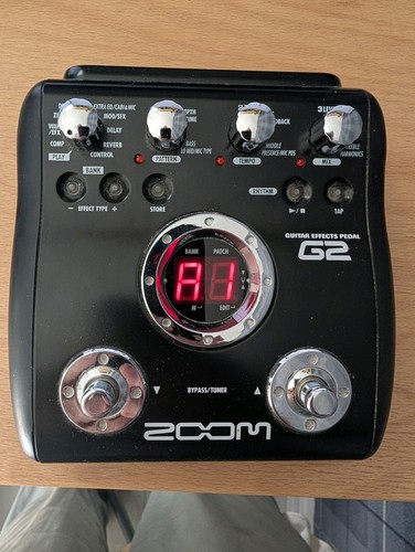 Zoom guitar effects unit - guitar,