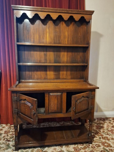 Oak style dresser - ,, unknown
