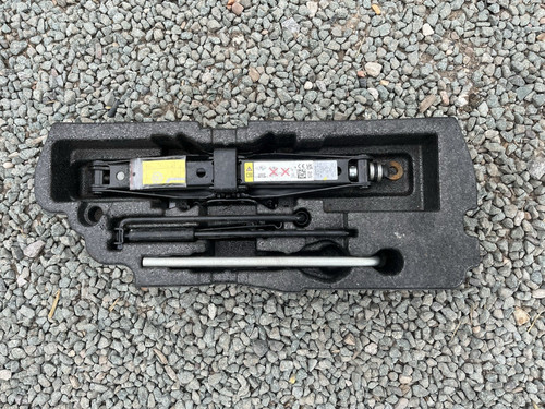 Bmw tool jack kit f40 - tool,