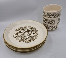 Vintage Kiln Craft “Strawberry Bramble” Cereal/Soup Bowls & Dinner Plates Bundle