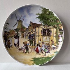 Vintage 1984 Royal Schwabap