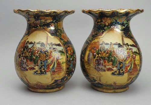Pair reproduction satsuma - of,