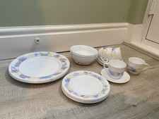 Vintage Arcopal dinner set 20 Piece 4 floral Place Setting  Plates, bowls, cups