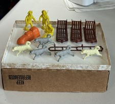 Dog Sled Figure Lot Marx