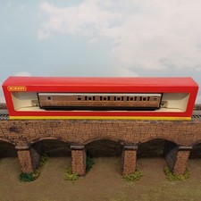 Hornby R4063B LNER Brake 1st &