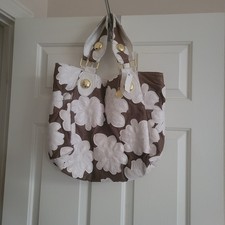 Big Budda Brown White Floral