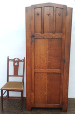 A Vintage Arts And Crafts Style Oak Single Wardrobe / Halldrobe