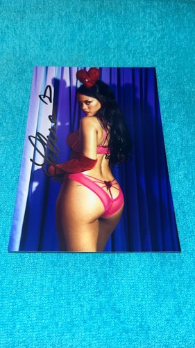 Rihanna photo autograph - rihanna,