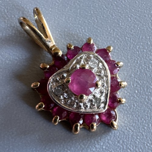 9ct yellow gold 375 ruby - gold,