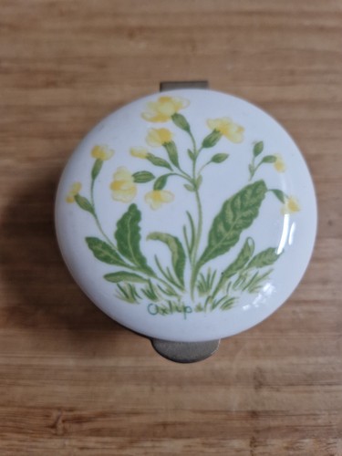 Vintage pill trinket box - pill/trinket,