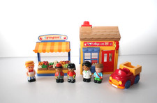 ELC Happyland Greengrocer Stall & Village Vets With Working Sounds Bundle