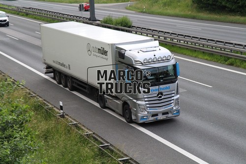 Truck photo mercedes - truck,