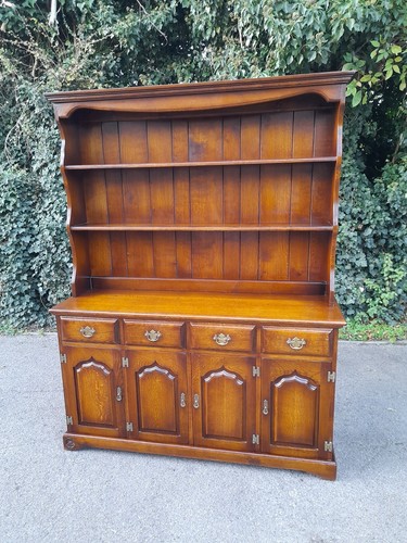 Royal oak dresser - oak,